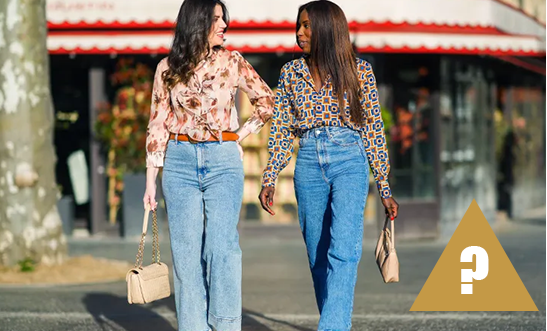 Ženy v džínsoch a farebné blúzke